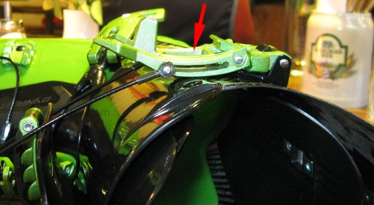 One and Free Touring double pivot buckle for ski mountaineering.