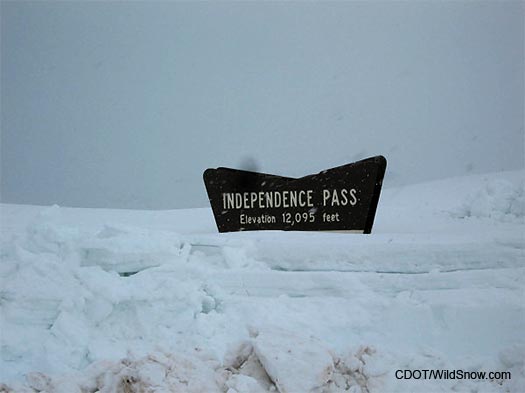 Independence Pass ski mountaineering, sign on Pass 2011 May.