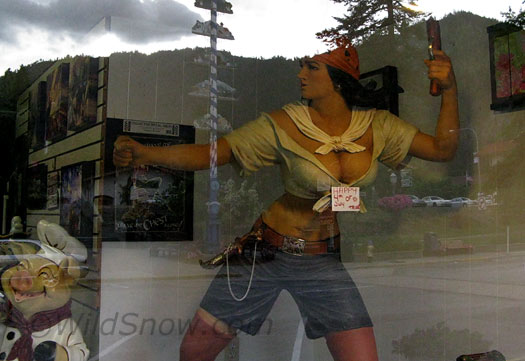 Leavenworth window woman.