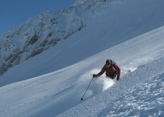 Another pic of yours truly. Funny how I always find myself wanting longer and wider skis in this stuff.