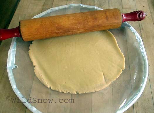 Pie crust maker