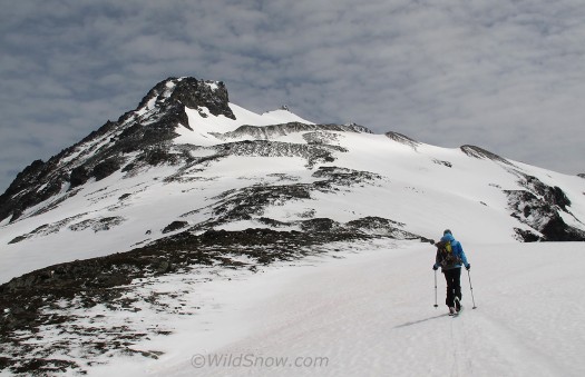 On Sahale Arm, actual summit is the tiny bump on horizon.