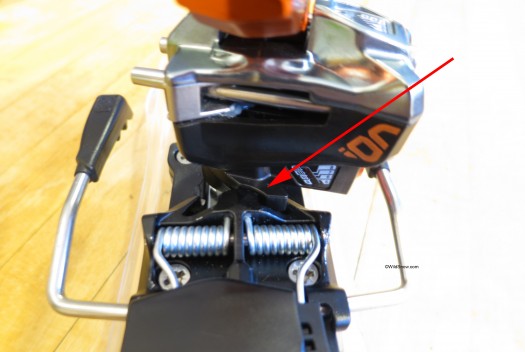 Once binding heel is rotated to touring mode, the brake lock also takes care of blocking accidental rotation.