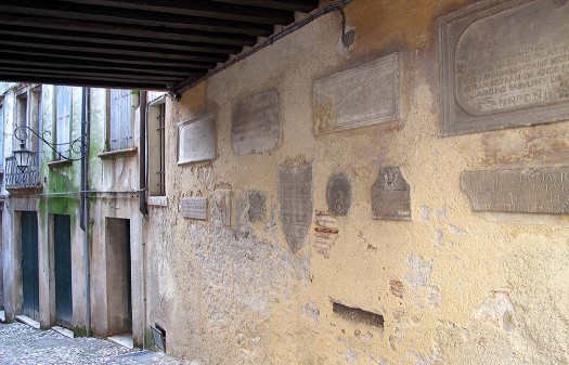 Gravestones and coats-of-arms of Venetian captains are imbedded in the 16th century exterior walls of the Civic Museum and Archives.