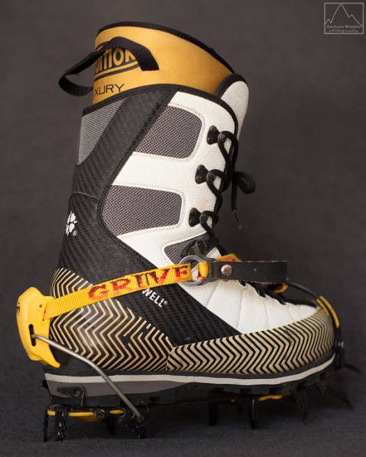 Semi-automatic crampons fit well to the Vibram sole.
