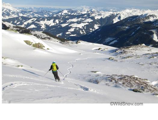 Ricki skis into the Langer Grund.