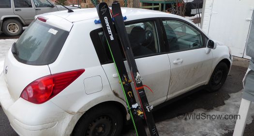 Skis can go in on edge or flat, we prefered flat.