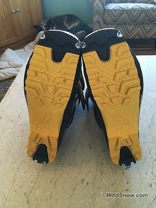 Notches in the toe fittings of the Solar boots allow stepping into the bindings in a closed position. It felt a little awkward on the carpet test, but after a few tries in the field, I found it to be nearly as easy stepping into the binding from an open position.