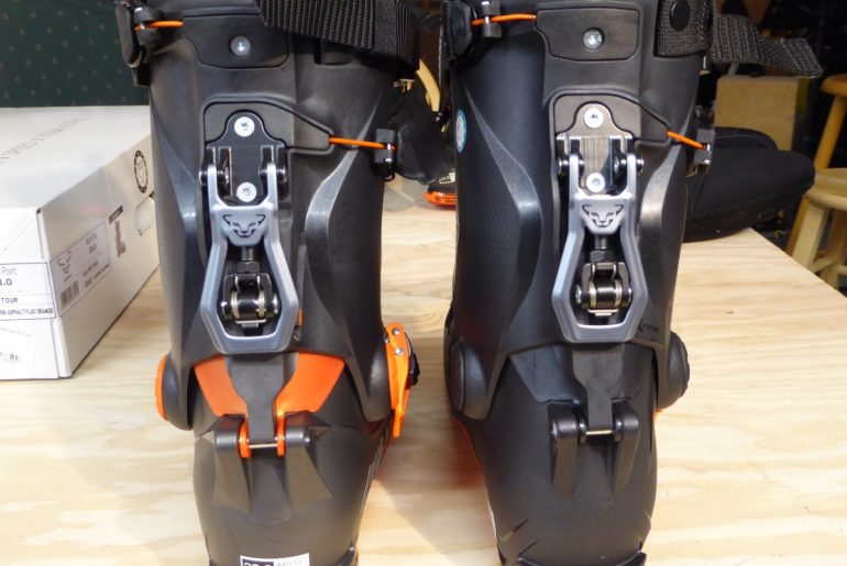 Hoji Lock system is exactly the same on both boots.