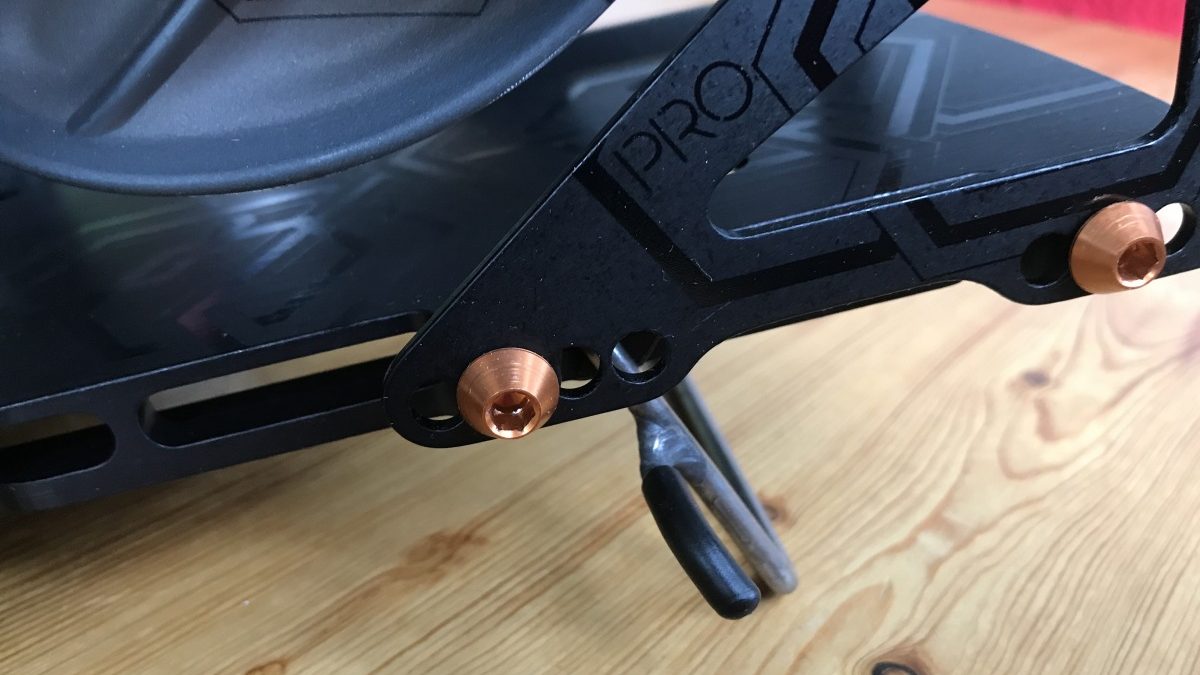 The deployed Whammy Bar heel riser. The welded metal tab in the foreground is accessible and manipulatable with a pole, to keep you upright and your quad tension down. This mechanism has become less finicky with the newer generations of Spark Bindings. A good thing because adjustment should be easy.