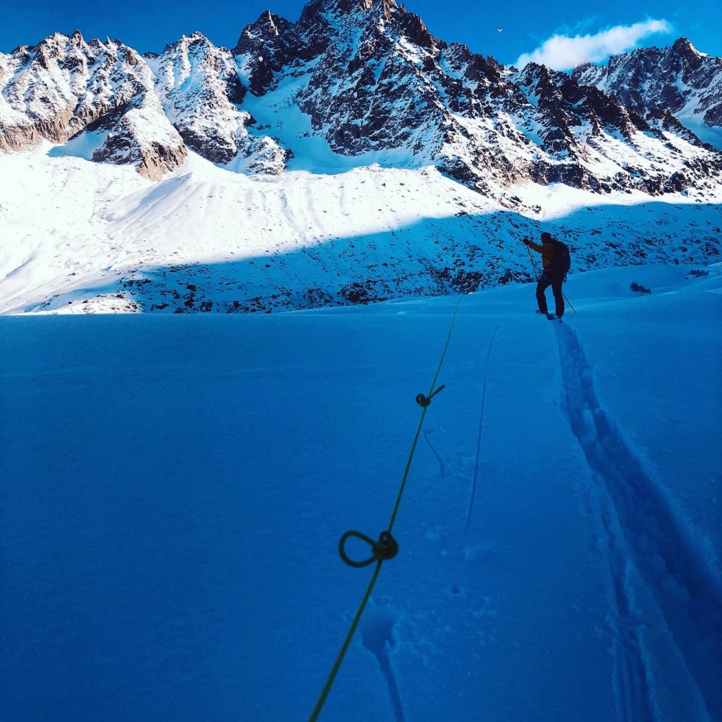 A fatter, bulkier knot offers a better chance of arresting a crevasse fall. Testing these in the RLP on the Argentière Glacier – luckily no falls recorded! 