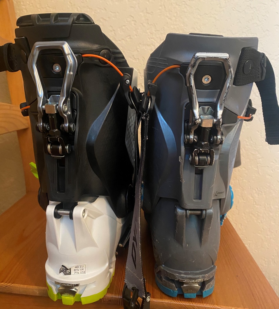 Rear view of the Hoji Free 110 (left) and Pro Tour (right). Both use the coveted Hoji Lock ski/walk system.
