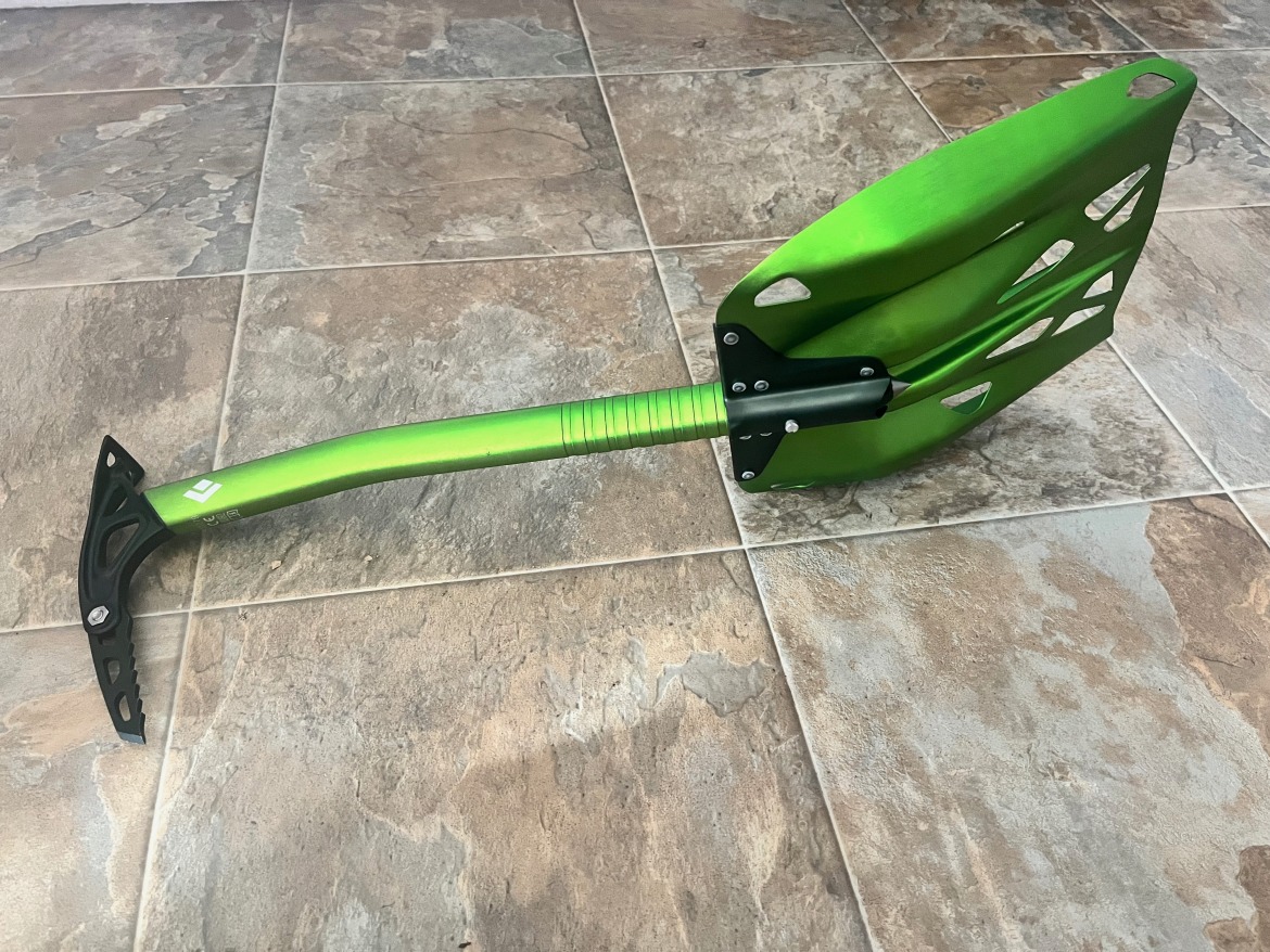 BD Venom LT axe can serves as the shovel handled for the Transfer LT shovel blade.